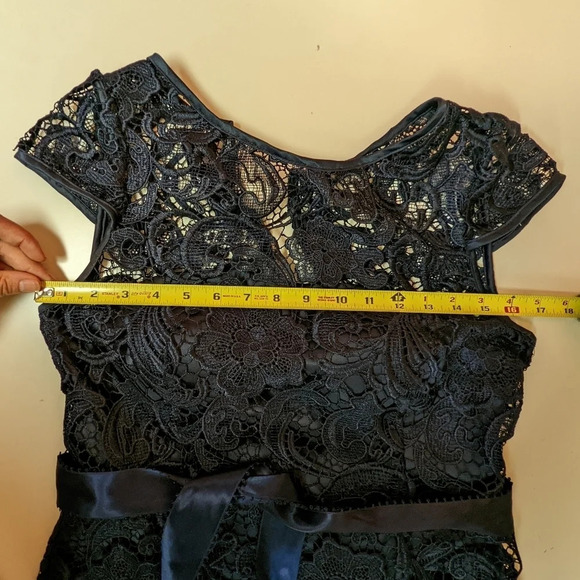 ADRIANNA PAPELL Illusion Cap Sleeve Floral Lace Satan Belt Tie Waist Dress sz.6 - Picture 13 of 15